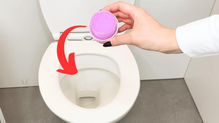 Questo semplice gesto renderà il tuo bagno profumato senza fatica…