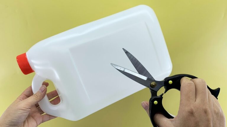 4 Idee brillanti per riciclare le bottiglie di plastica e stupire tutti!